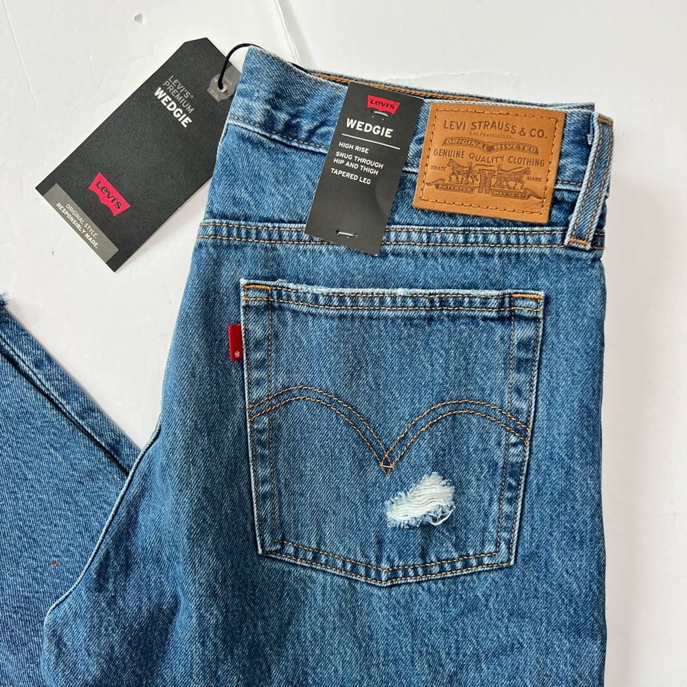 NWT Levi’s Wedgie High Rise - Picture 4 of 8